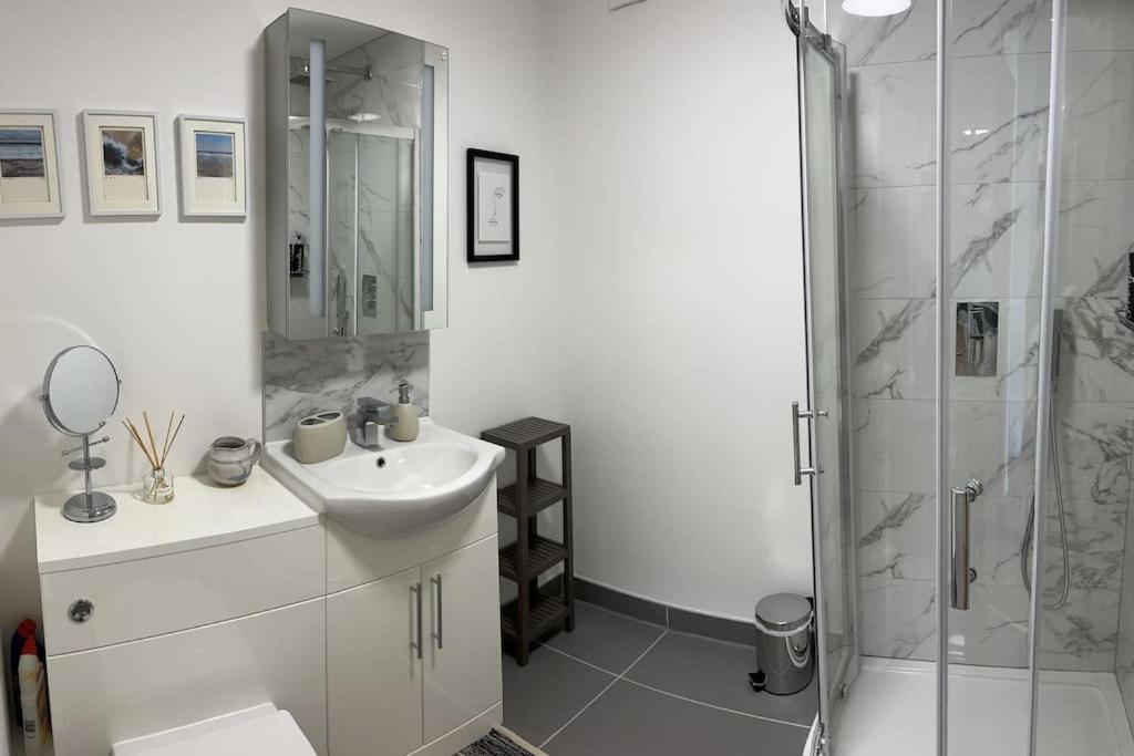 No5 At 53 - 2 Bed Apartment In Leek, Staffs Peak District Exterior foto