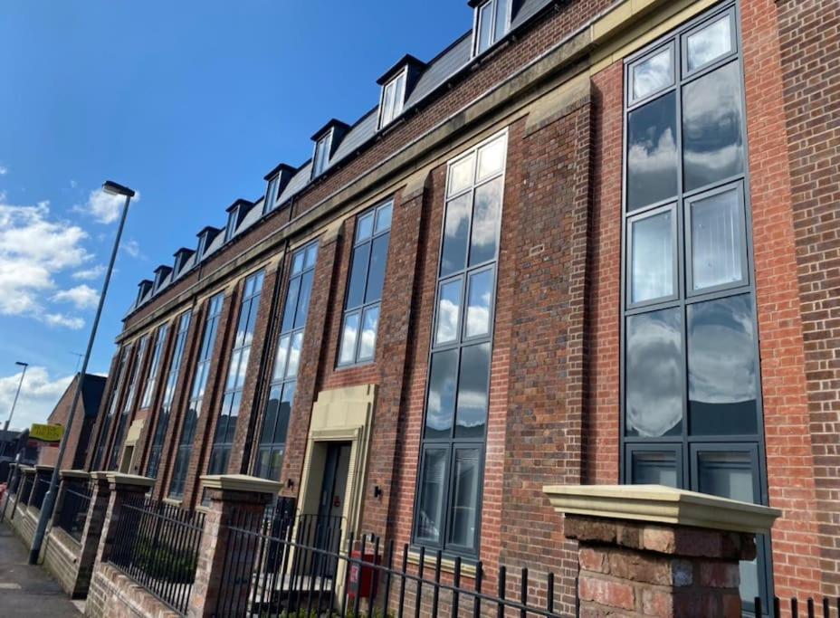 No5 At 53 - 2 Bed Apartment In Leek, Staffs Peak District Exterior foto